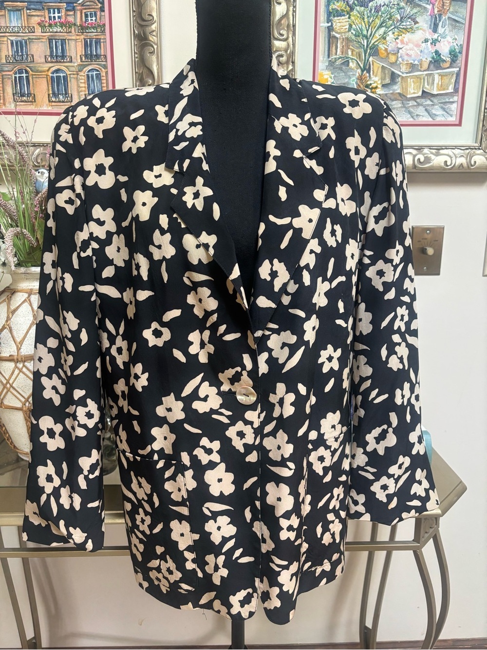 BERGDORF GOODMAN NY Vintage Luxury 100% Silk Cream & Black Floral Blazer Size 14